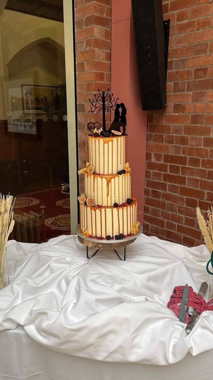 Wedding Cake Topper - Can be personalised - Lord of The Rings